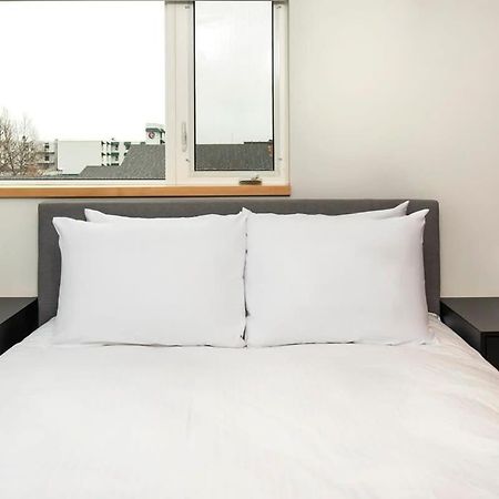 Villa Nn - The Flame - Downtown 1-Bed 2-Bath Whitehorse Exterior foto