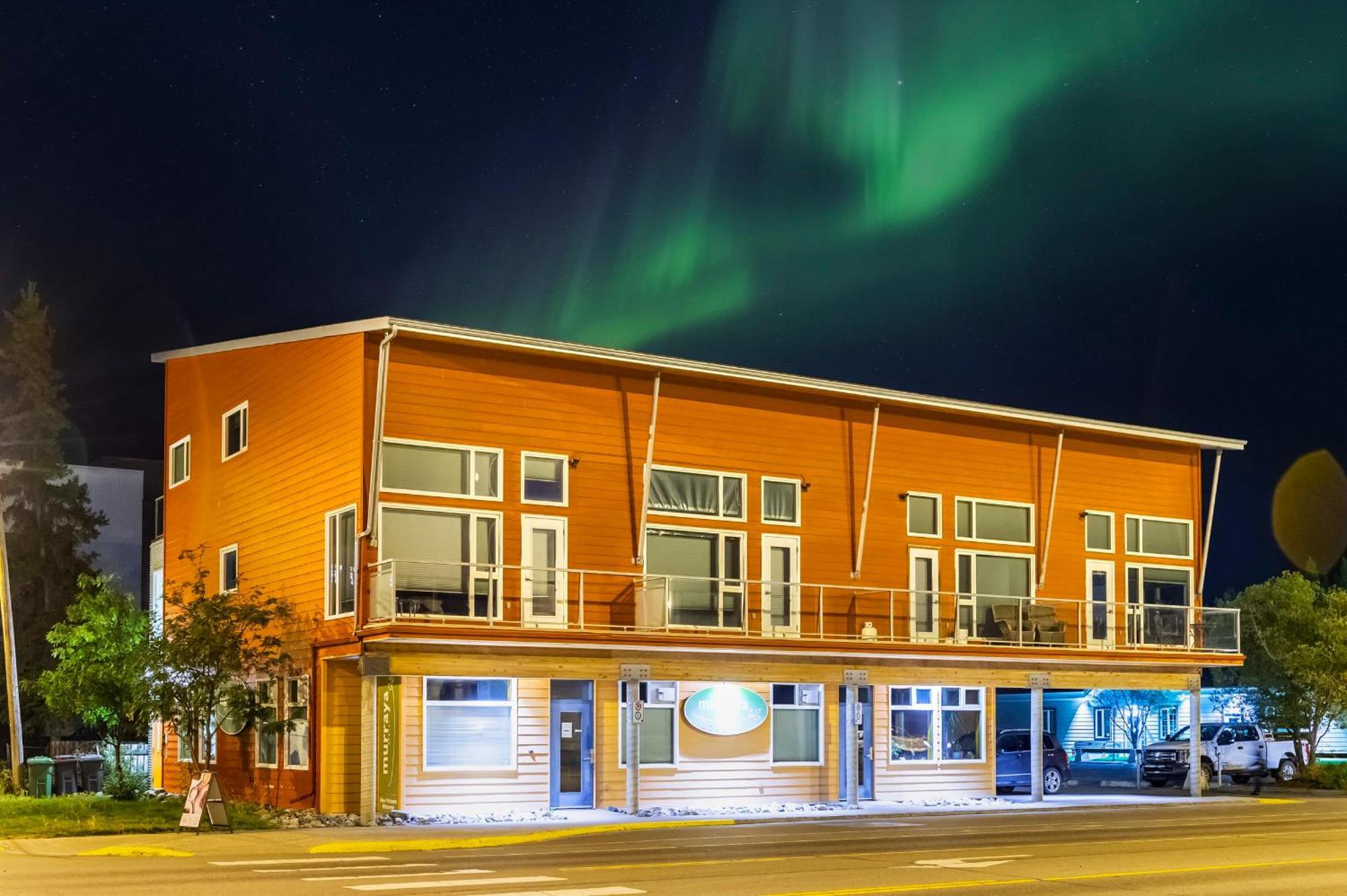 Villa Nn - The Flame - Downtown 1-Bed 2-Bath Whitehorse Exterior foto