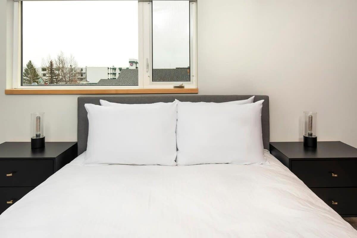 Villa Nn - The Flame - Downtown 1-Bed 2-Bath Whitehorse Exterior foto