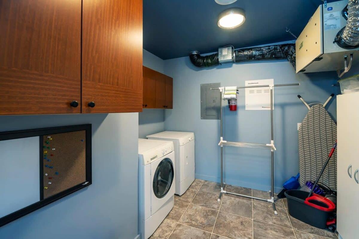 Villa Nn - The Flame - Downtown 1-Bed 2-Bath Whitehorse Exterior foto