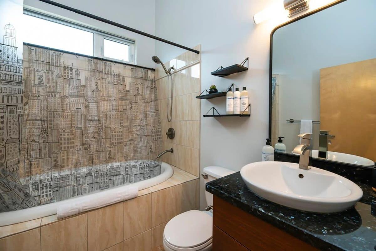 Villa Nn - The Flame - Downtown 1-Bed 2-Bath Whitehorse Exterior foto